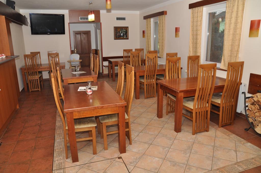Pension & Restaurant Silma With Wellness Rychvald Buitenkant foto