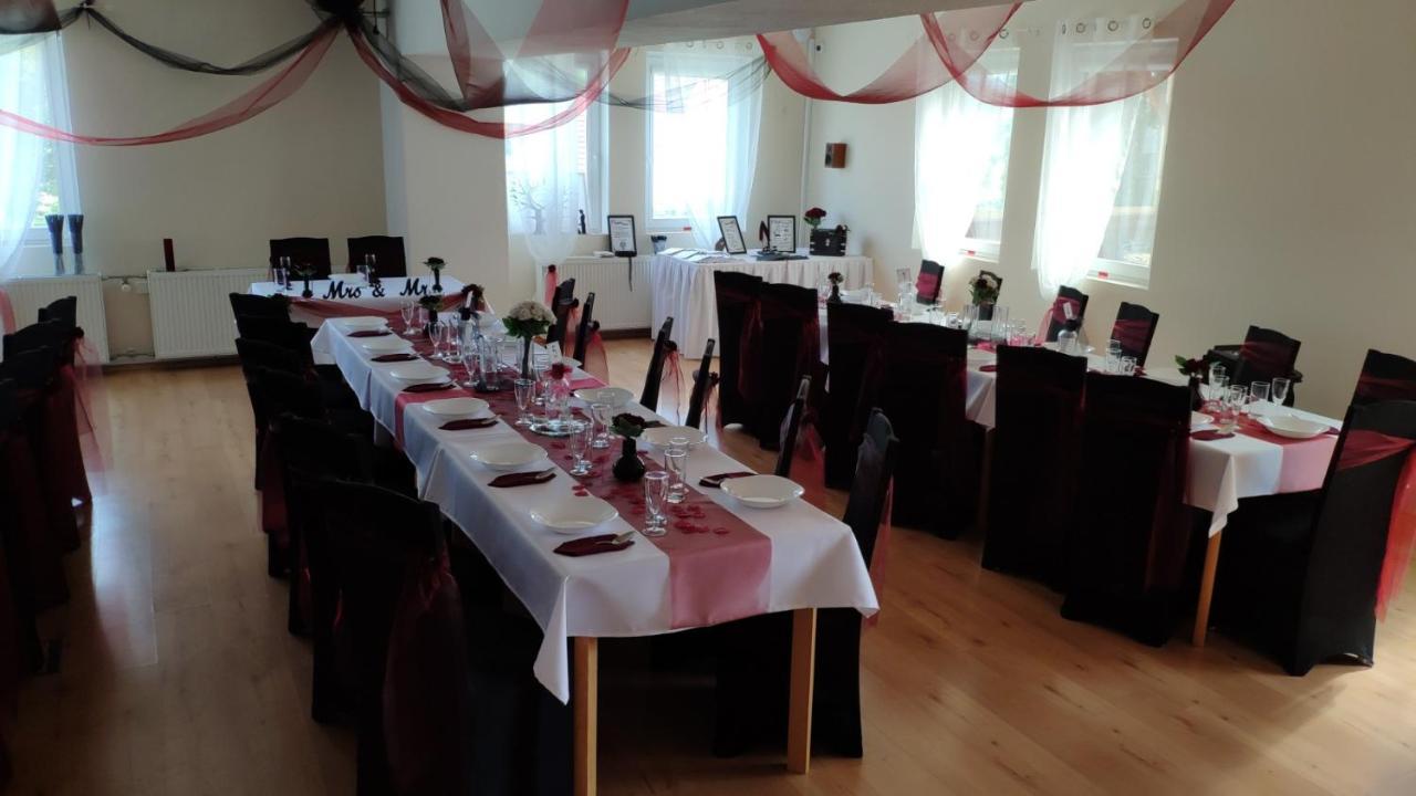 Pension & Restaurant Silma With Wellness Rychvald Buitenkant foto